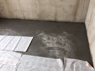 地砖铺贴及地面找平施作
