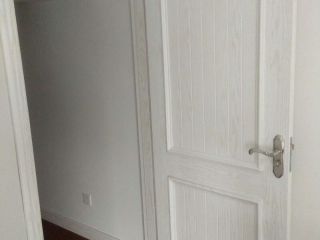 套装门、踢脚线安装