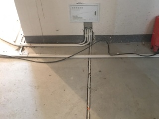 水、电管开槽施工