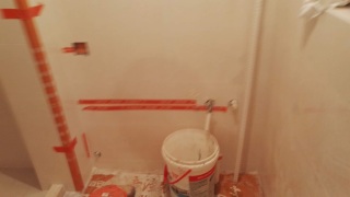 厨房、卫生间墙砖施作