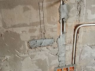 水、电管开槽施工