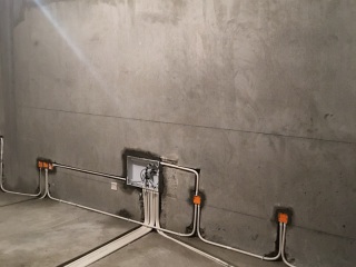 水、电管开槽施工