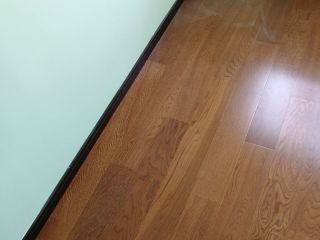 套装门、踢脚线安装