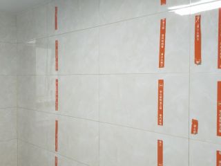 厨房、卫生间墙砖施作