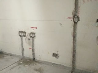 水、电管开槽施作