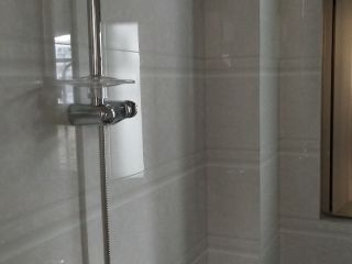 厨房、卫生间墙砖施作