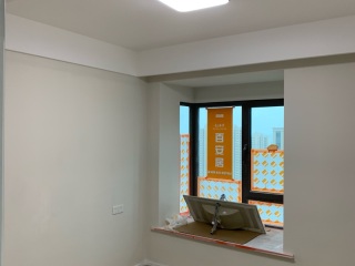 套装门、踢脚线安装