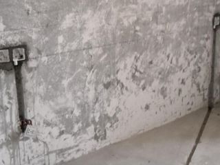 水、电管开槽施工