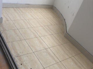 地砖铺贴及地面找平施作