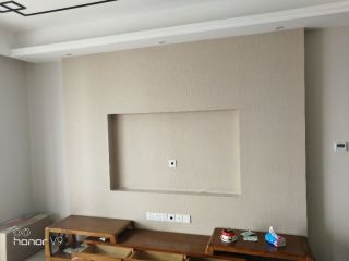 现场背景墙及隔墙施作