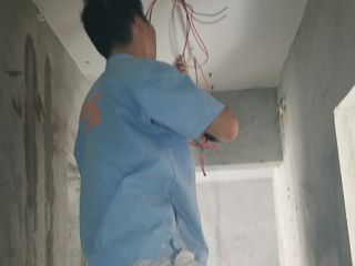 强、弱电路穿线施作