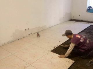 地砖铺贴及地面找平施作