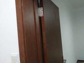 套装门、踢脚线安装