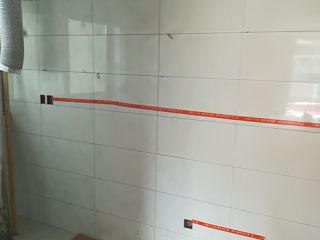 厨房、卫生间墙砖施作