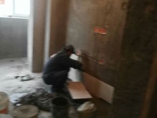 厨房、卫生间墙砖施作