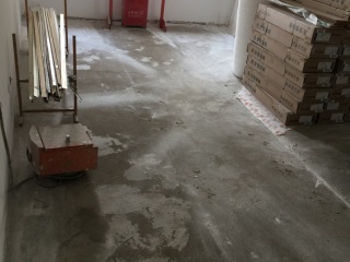 地砖铺贴及地面找平施作
