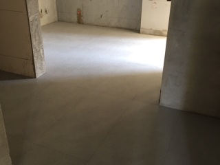 地砖铺贴及地面找平施作