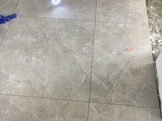 地砖铺贴及地面找平施作