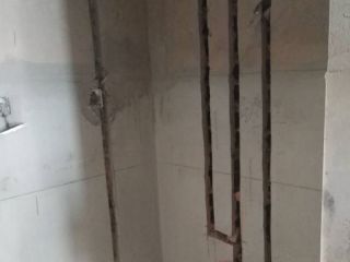 水、电管开槽施作