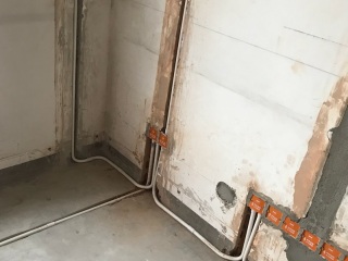 水、电管开槽施作