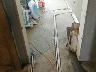 水、电管开槽施作