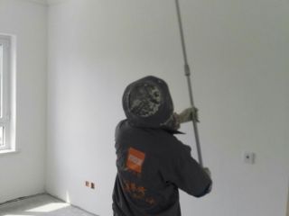 墙、顶面乳胶漆