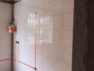 厨房、卫生间墙砖施作