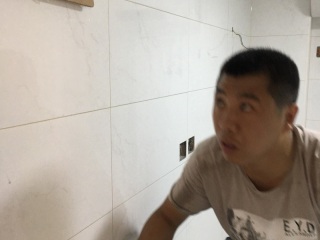 厨房、卫生间墙砖施作
