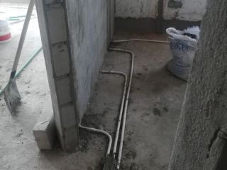水、电管开槽施工