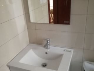 橱柜台面及台盆柜安装