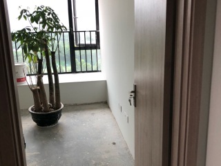 套装门、踢脚线安装