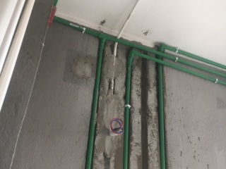 水、电管开槽施作