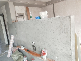 现场背景墙及隔墙施作