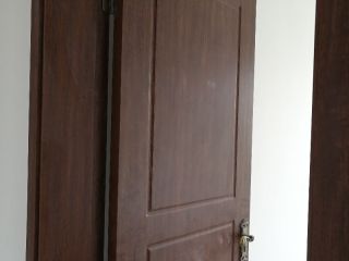 套装门、踢脚线安装