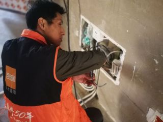强、弱电路穿线施作