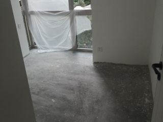 地砖铺贴及地面找平施作