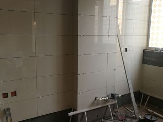 厨房、卫生间墙砖施作