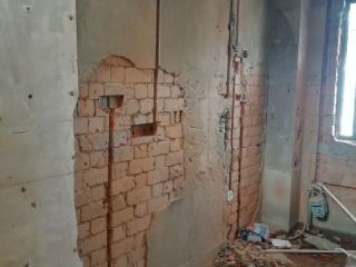 水、电管开槽施作