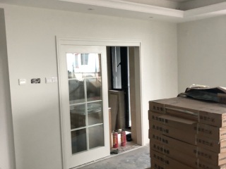 套装门、踢脚线安装