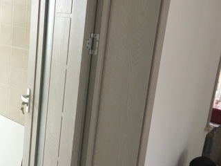套装门、踢脚线安装
