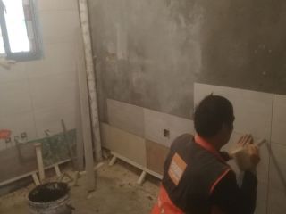 地砖铺贴及地面找平施作