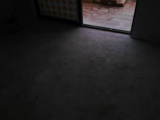 地砖铺贴及地面找平施作
