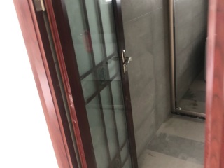 成品门及墙纸铺贴