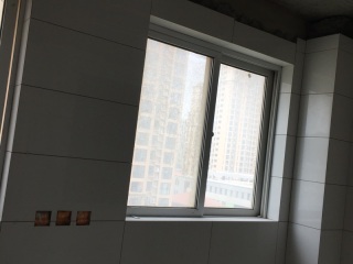 厨房、卫生间墙砖施作