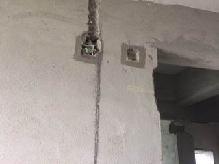 水、电管开槽施工