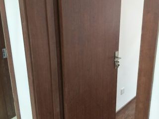 套装门、踢脚线安装