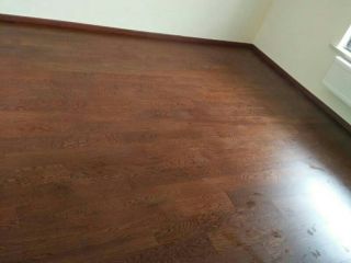 套装门、踢脚线安装