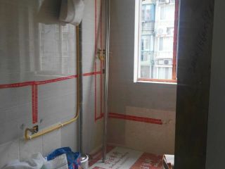 厨房、卫生间墙砖施作