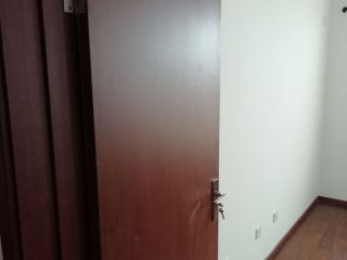 套装门、踢脚线安装