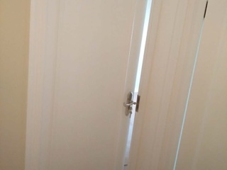 套装门、踢脚线安装